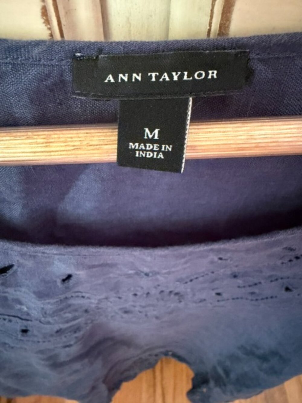 Ann Taylor Blue 100% Linen Women's Tunic Top- size medium- with cutout detailing - Picture 6 of 7